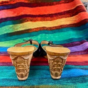 Lucky Lou Tiki Wedge Sandals Heels - size 10